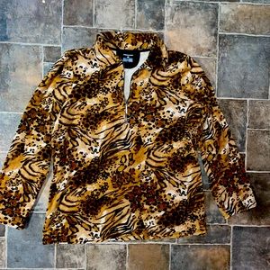 Super soft velvet like animal prints pull over top zip comfy and warm like new